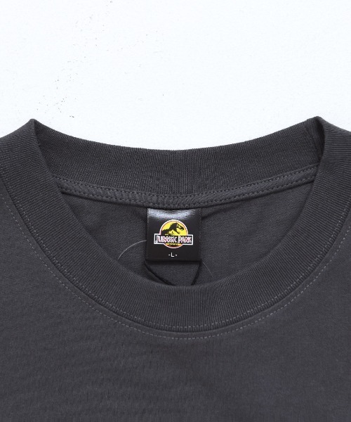 SILVER BULLET(シルバーバレット)の「『SILVER BULLET SELECT AP/シルバーバレットセレクト』Jurassic World/ジュラシックワールド アイコンTEE(Tシャツ/カットソー・レディース・スミクロ/アイボリー・LL/L/M)」の7枚目の写真
