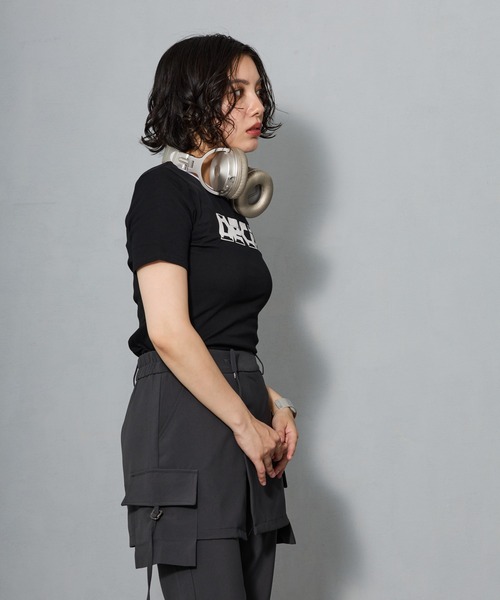 aremoi(アレモイ)の「グラフィックロゴ オーバーサイズTシャツ(Tシャツ/カットソー・レディース・ホワイト/ブラック・LARGE/MEDIUM/SMALL)」の17枚目の写真