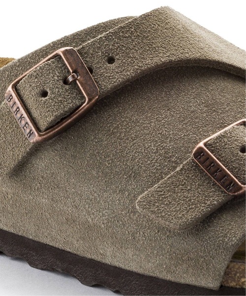 BIRKENSTOCK(ビルケンシュトック)の「BIRKENSTOCK / ビルケンシュトック チューリッヒ スエードレザー ナロー(サンダル・メンズ・ベージュ・40/41/42/43)」の6枚目の写真