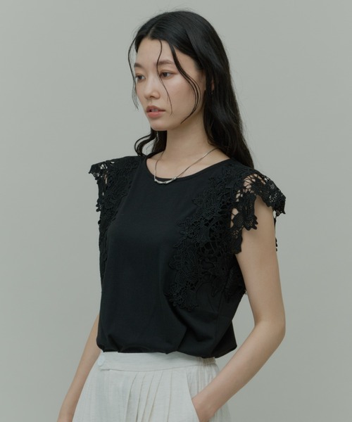 Plumel(プルメル)の「Shoulder Lace Cut Tops / ショルダーレースカットトップス(Tシャツ/カットソー・レディース・ブラック/グレー/オフホワイト・MEDIUM)」の12枚目の写真