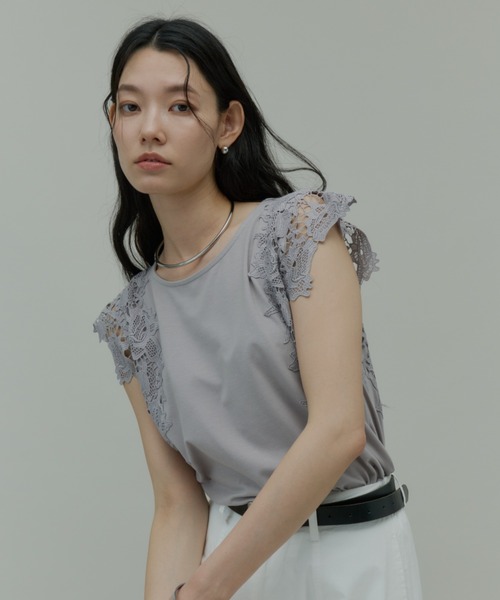 Plumel(プルメル)の「Shoulder Lace Cut Tops / ショルダーレースカットトップス(Tシャツ/カットソー・レディース・ブラック/グレー/オフホワイト・MEDIUM)」の22枚目の写真