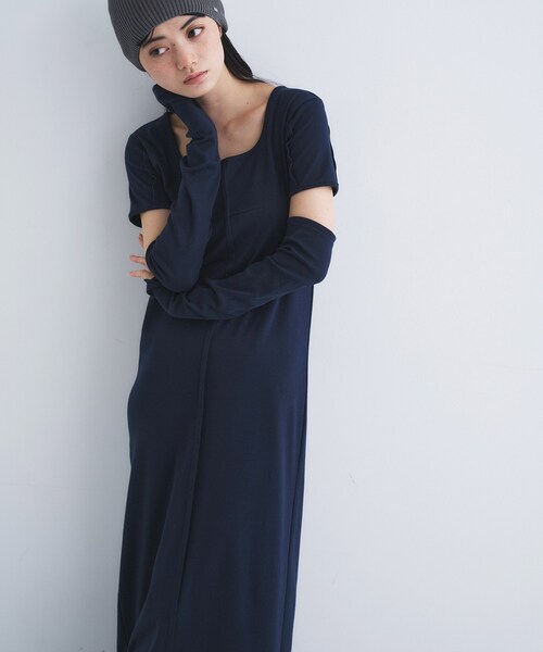CODE A（コードエー）の「arm cover square neck dress（ワンピース・レディース・ネイビー/グレー・00）」の2枚目の写真