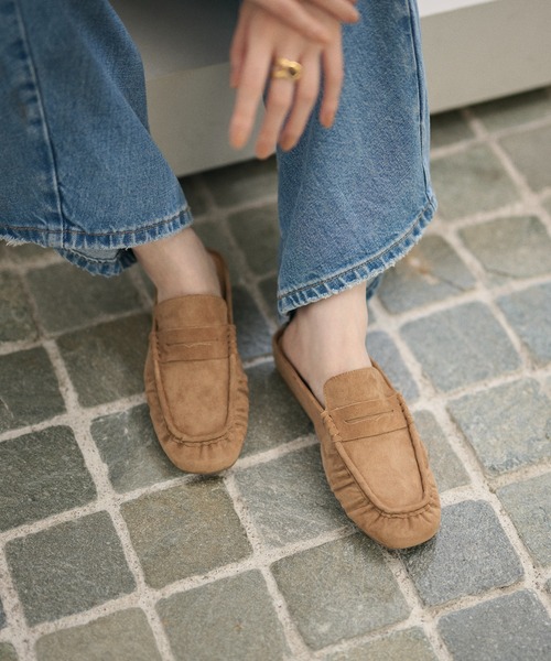 LAULEN(ローレン)の「suede gathered square toe loafers /スエードギャザースクエアトゥローファー(ローファー・レディース・キャメル・23cm/24cm/25cm)」の5枚目の写真