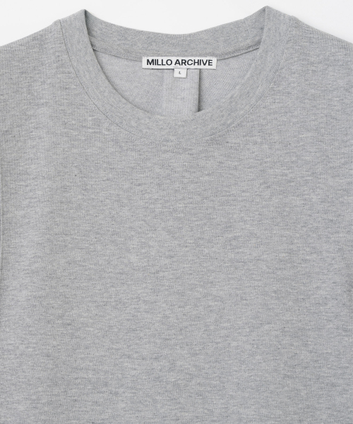 Millo Archive（ミロ アーカイブ）の「デインティカーブディテールTシャツ[メランジグレー]（Tシャツ/カットソー・メンズ・その他・MEDIUM/LARGE/X-LARGE）」の2枚目の写真