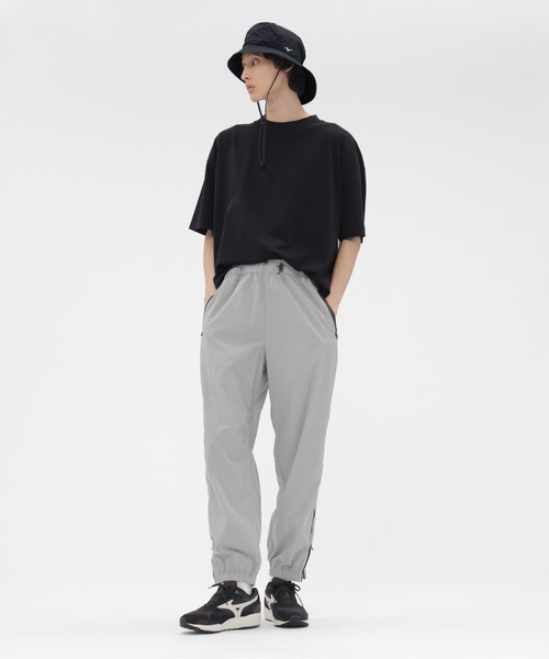 MARGARET HOWELL(マーガレットハウエル)の「WATER REPELLENT LIGHTWEIGHT NYLON POPLIN(ハット・レディース・グレー系その他/ブラック・FREE)」の5枚目の写真