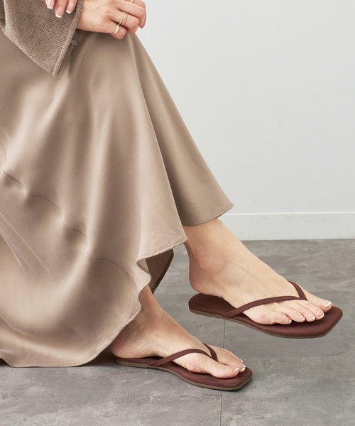 Deuxieme Classe（ドゥーズィエムクラス）の「【TKEES/ティキーズ】SQUARE TOE LILY SUEDE（サンダル・レディース・ブラウン/ブラック・37/38/39）」の2枚目の写真