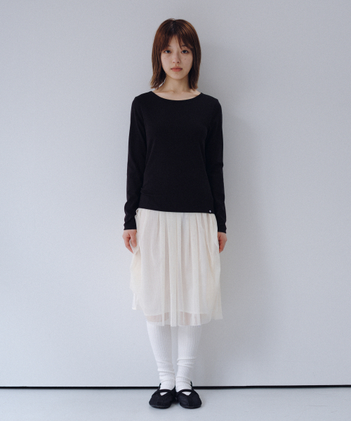 OHESHIO(オヘシオ)の「BASIC SLIM LONG SLEEVE, BLACK(Tシャツ/カットソー・レディース・その他・FREE)」の2枚目の写真
