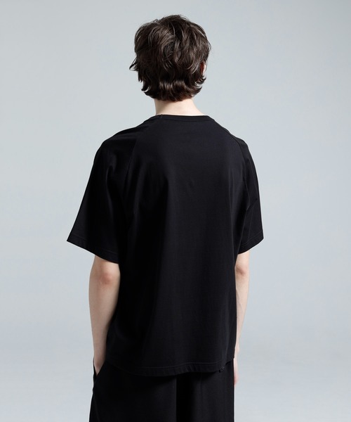 Y-3(ワイスリー)の「Y-3 BOXY SHORT SLEEVE TEE(Tシャツ/カットソー・メンズ・ブラック・XX-LARGE/MEDIUM/X-SMALL)」の2枚目の写真