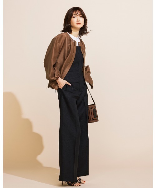 DoCLASSE( ドゥクラッセ)の「ラメリネン・サロペットパンツ(ワンピース・レディース・ブラック/ベージュ・13/11/9)」の4枚目の写真