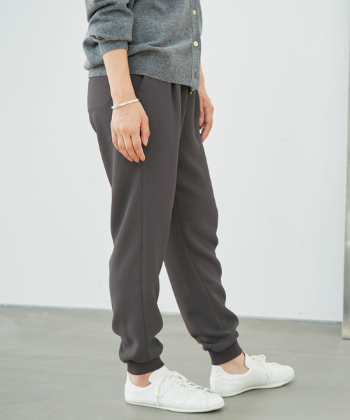 IENA（イエナ）の「《追加2/洗濯機洗い可》イージージョガーパンツ（スウェットパンツ・レディース・ブラック/ホワイト/チャコールグレー・36/38）」の12枚目の写真