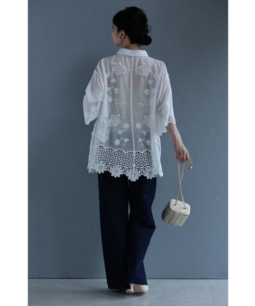 cawaii(カワイイ)の「ぐるり囲むクロシェ裾のふんわり立体花シャツトップス(シャツ/ブラウス・レディース・ホワイト・FREE)」の10枚目の写真