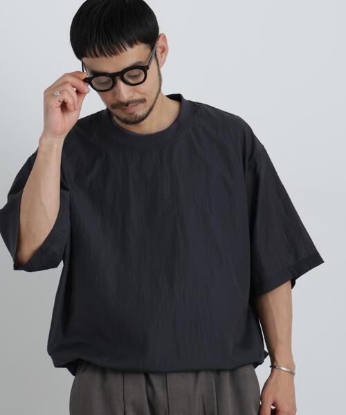 NANO universe(ナノユニバース)の「HRAFTeX(R)プルーオーバー 半袖(Tシャツ/カットソー・メンズ・カーキ/ベージュ/スミクロ・S/L/M)」の2枚目の写真