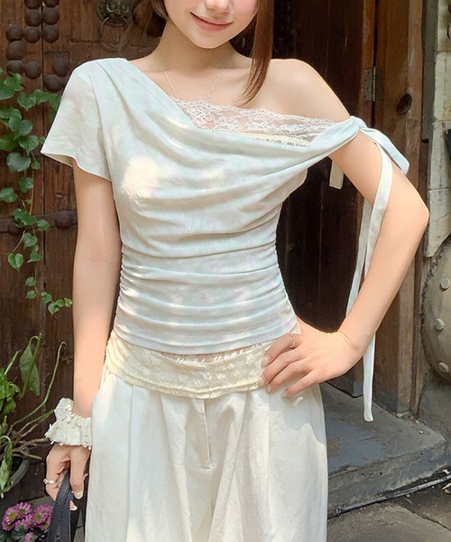 2ly2(トゥーリートゥー)の「ドレープネック オフショルダー風ギャザー半袖トップス(Tシャツ/カットソー・レディース・ピンク/グリーン・FREE)」の1枚目の写真