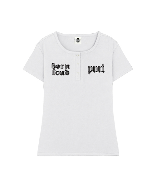 PRIMATE(プライメイト)の「BORN UネックスリムフィットボタンTシャツ 3 COLORS(Tシャツ/カットソー・レディース・ホワイト/ブラック/ネイビー・SMALL/MEDIUM)」の1枚目の写真
