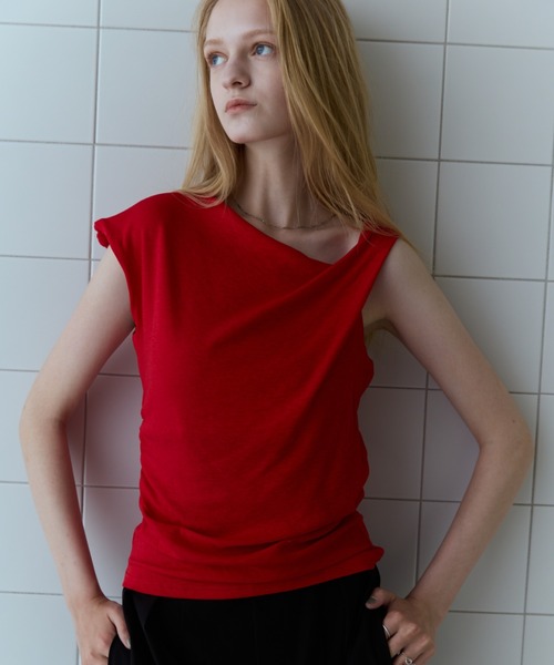 DRWCYS(ドロシーズ)の「アシメデザインノースリトップス(Tシャツ/カットソー・レディース・ベージュ/レッド/ブラック・FREE)」の18枚目の写真