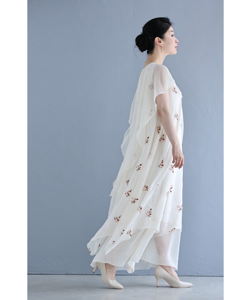 cawaii(カワイイ)の「肩周り隠すベールの煌めくリーフ刺繍ロングワンピース(ワンピース・レディース・アイボリー・FREE)」の12枚目の写真