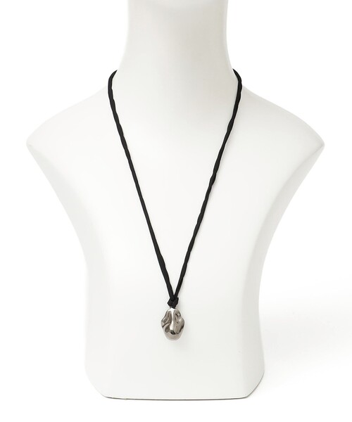 SHIPS(シップス)の「little black: ドロップ ペンダント シルクコード ネックレス(ネックレス・レディース・シルバー・ONE SIZE)」の4枚目の写真