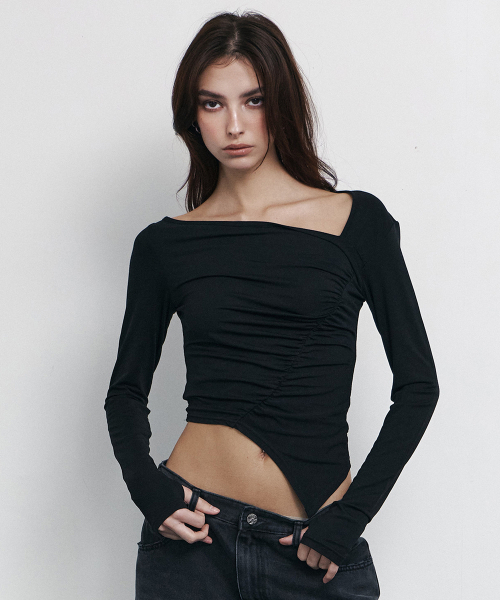 PLEASENOFOLLOW(プリーズノーフォロー)の「Sadie Unbal Shirring Long Sleeve Top (Black)(Tシャツ/カットソー・レディース・その他・FREE)」の1枚目の写真