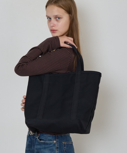 L.L.Bean(エルエルビーン)の「L.L.Bean/エル・エル・ビーン Solid Boat and Tote Medium/JPN USA製 キャンバス トートバッグ ソリッドカラー お散歩 デイリー カジュアル アウトドア 2026年秋冬(トートバッグ・メンズ・ブラック/ネイビー/ナチュラル・ONE SIZE)」の17枚目の写真