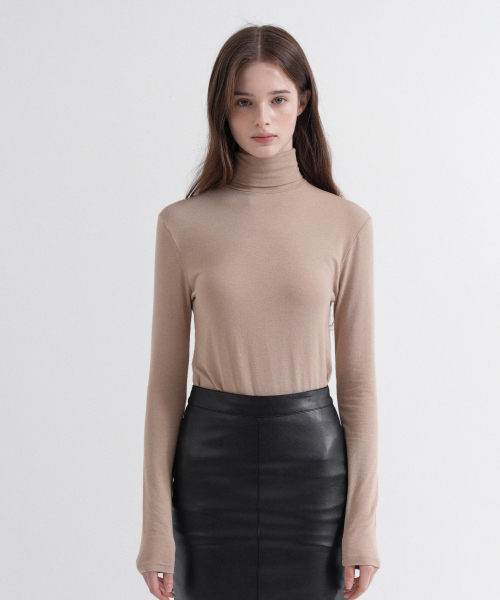 VLETI(ブレッティ)の「High Neck Span Slim T-Shirt (beige)(Tシャツ/カットソー・レディース・ベージュ・FREE)」の1枚目の写真