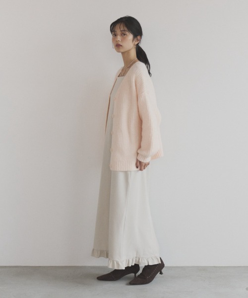 ELNEsoi(エルネソワ)の「裾フリルキャミワンピース(ワンピース・レディース・アイボリー/チャコールグレー/ブラウン・FREE)」の4枚目の写真