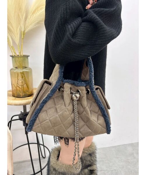 EVRIS(エヴリス)の「キルティングボアチェーンBAG(ショルダーバッグ・レディース・キャメル/ブラウン/ブラック・FREE)」の20枚目の写真