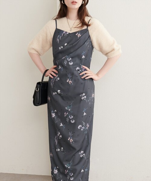 natural couture(ナチュラルクチュール)の「オリジナル花柄キャミワンピース(ワンピース・レディース・モカ/アイボリー/チャコールグレー・FREE)」の3枚目の写真