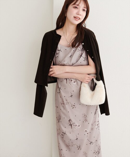 natural couture(ナチュラルクチュール)の「オリジナル花柄キャミワンピース(ワンピース・レディース・モカ/アイボリー/チャコールグレー・FREE)」の1枚目の写真