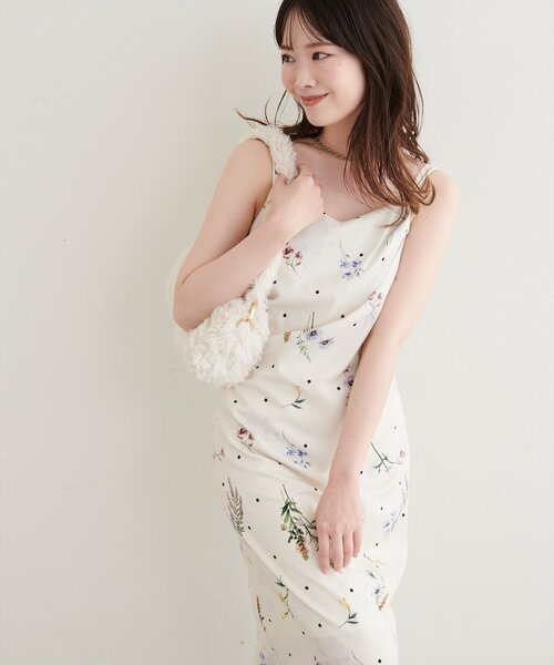 natural couture(ナチュラルクチュール)の「オリジナル花柄キャミワンピース(ワンピース・レディース・モカ/アイボリー/チャコールグレー・FREE)」の9枚目の写真