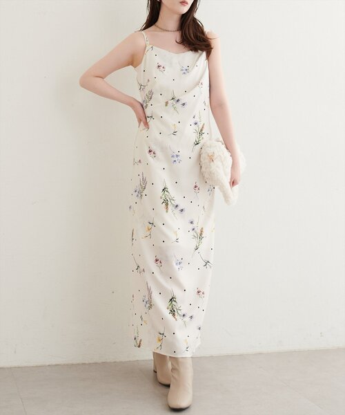 natural couture(ナチュラルクチュール)の「オリジナル花柄キャミワンピース(ワンピース・レディース・モカ/アイボリー/チャコールグレー・FREE)」の10枚目の写真