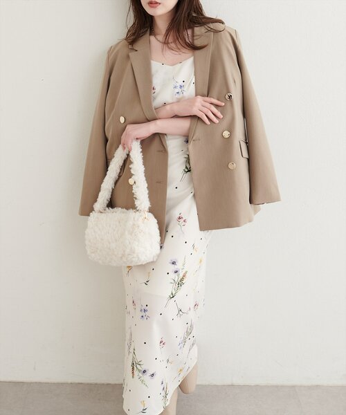 natural couture(ナチュラルクチュール)の「オリジナル花柄キャミワンピース(ワンピース・レディース・モカ/アイボリー/チャコールグレー・FREE)」の12枚目の写真