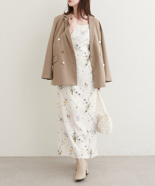 natural couture(ナチュラルクチュール)の「オリジナル花柄キャミワンピース(ワンピース・レディース・モカ/アイボリー/チャコールグレー・FREE)」の13枚目の写真
