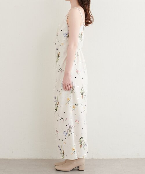 natural couture(ナチュラルクチュール)の「オリジナル花柄キャミワンピース(ワンピース・レディース・モカ/アイボリー/チャコールグレー・FREE)」の15枚目の写真