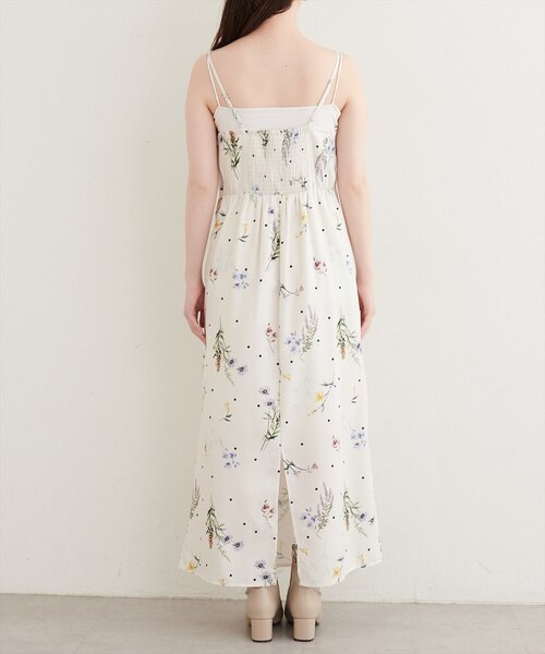natural couture(ナチュラルクチュール)の「オリジナル花柄キャミワンピース(ワンピース・レディース・モカ/アイボリー/チャコールグレー・FREE)」の16枚目の写真