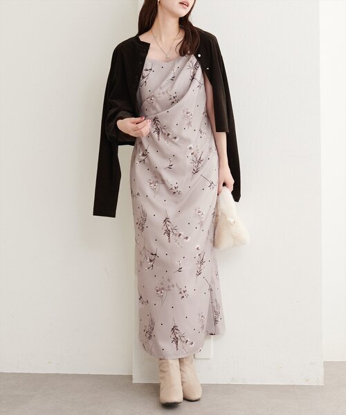 natural couture(ナチュラルクチュール)の「オリジナル花柄キャミワンピース(ワンピース・レディース・モカ/アイボリー/チャコールグレー・FREE)」の6枚目の写真
