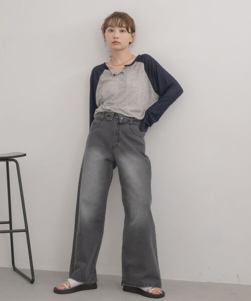 RETRO GIRL(レトロガール)の「【サイズ展開あり】折り返しデニムパンツ(デニムパンツ・レディース・ブルー/ブラック・MEDIUM/LARGE)」の13枚目の写真