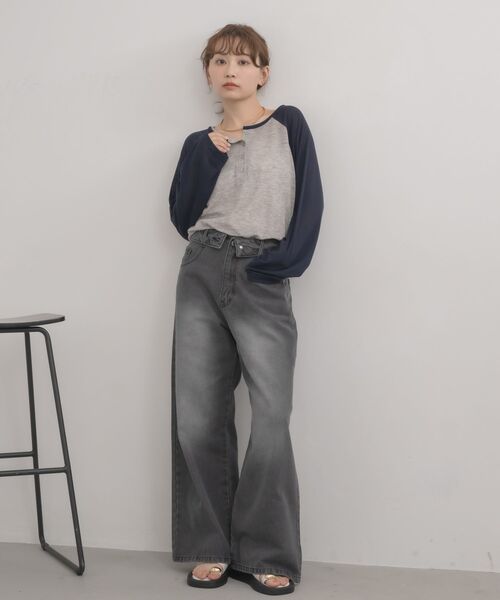 RETRO GIRL(レトロガール)の「【サイズ展開あり】折り返しデニムパンツ(デニムパンツ・レディース・ブルー/ブラック・MEDIUM/LARGE)」の14枚目の写真