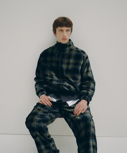 EDIFICE(エディフィス)の「Hedie.+ Velvet Track Jacket(その他アウター・メンズ・ブラック・2/3)」の3枚目の写真