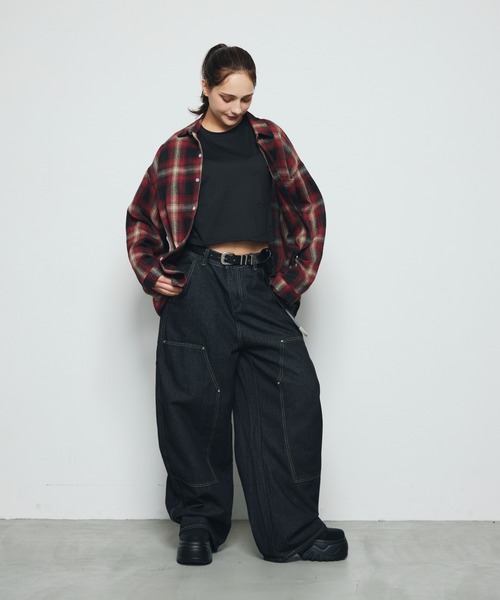 DAZE(デイズ)の「ペインター ワイド デニムパンツ(デニムパンツ・メンズ・ブラック系・SMALL/MEDIUM/LARGE/X-LARGE)」の21枚目の写真