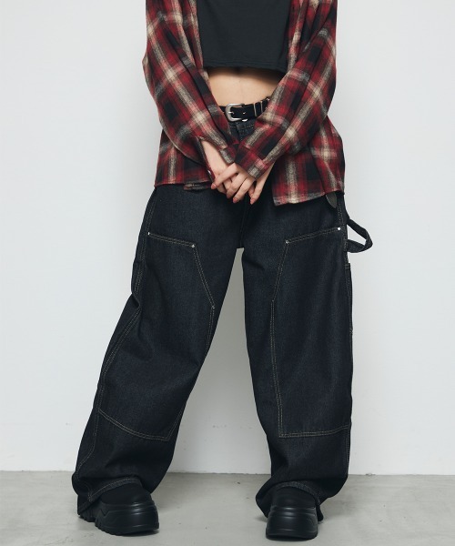 DAZE(デイズ)の「ペインター ワイド デニムパンツ(デニムパンツ・メンズ・ブラック系・SMALL/MEDIUM/LARGE/X-LARGE)」の4枚目の写真