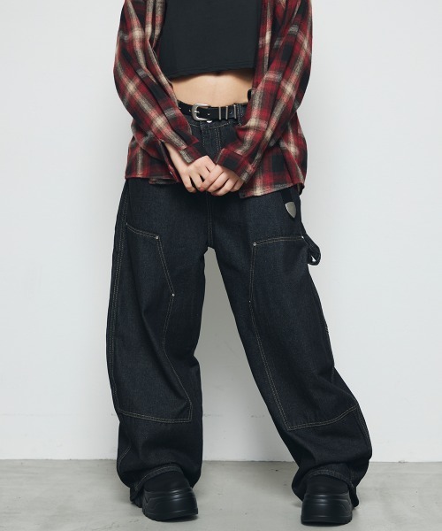 DAZE(デイズ)の「ペインター ワイド デニムパンツ(デニムパンツ・メンズ・ブラック系・SMALL/MEDIUM/LARGE/X-LARGE)」の5枚目の写真