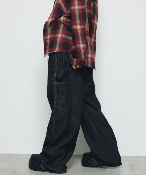 DAZE(デイズ)の「ペインター ワイド デニムパンツ(デニムパンツ・メンズ・ブラック系・SMALL/MEDIUM/LARGE/X-LARGE)」の12枚目の写真