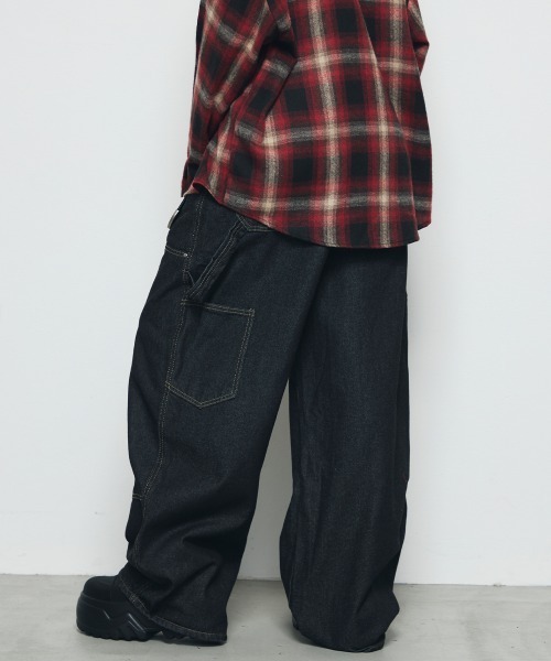 DAZE(デイズ)の「ペインター ワイド デニムパンツ(デニムパンツ・メンズ・ブラック系・SMALL/MEDIUM/LARGE/X-LARGE)」の13枚目の写真