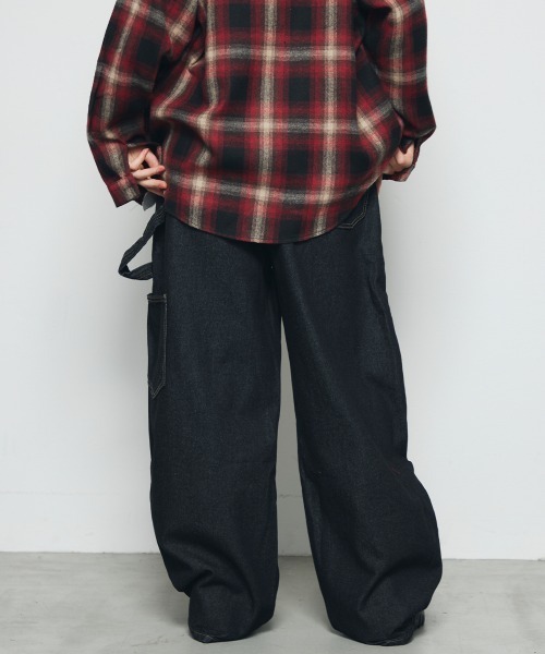 DAZE(デイズ)の「ペインター ワイド デニムパンツ(デニムパンツ・メンズ・ブラック系・SMALL/MEDIUM/LARGE/X-LARGE)」の15枚目の写真
