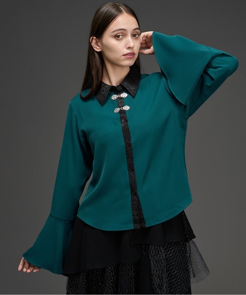 Ellno de Mavie（エルノデメヴィ）の「JQカラーチャイナフレアスリーブシャツ（シャツ/ブラウス・レディース・ライトグレー/グリーン/ブラック・FREE）」の3枚目の写真