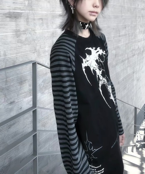 FreeZone（フリーゾーン）の「ゴシックプリント ボーダーラグラン長袖 T シャツ（Tシャツ/カットソー・レディース・ホワイト/ブラック・F）」の19枚目の写真