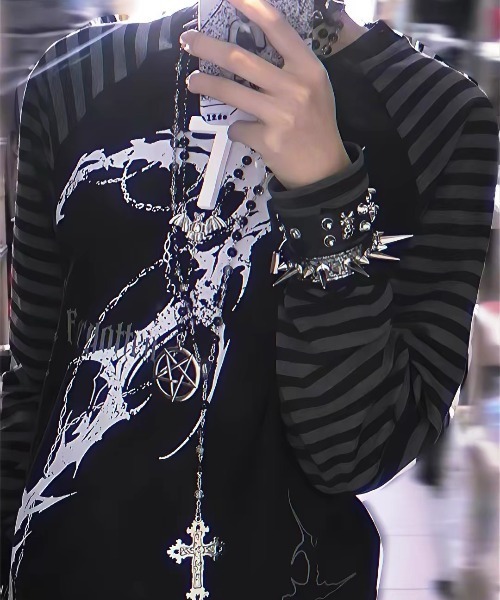 FreeZone（フリーゾーン）の「ゴシックプリント ボーダーラグラン長袖 T シャツ（Tシャツ/カットソー・レディース・ホワイト/ブラック・F）」の16枚目の写真
