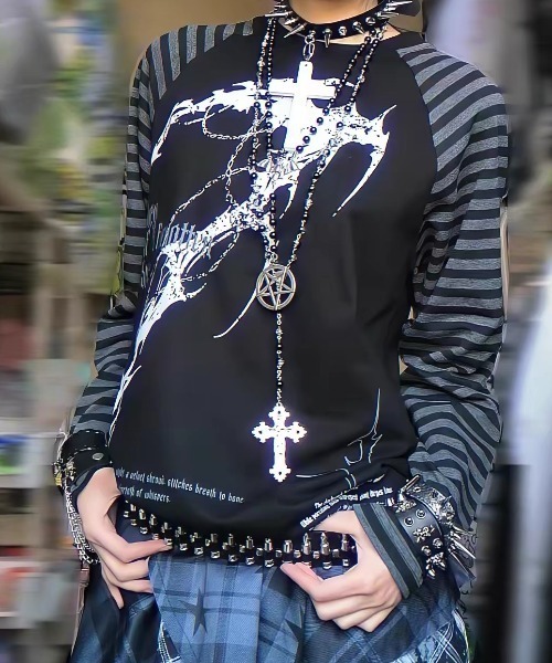 FreeZone（フリーゾーン）の「ゴシックプリント ボーダーラグラン長袖 T シャツ（Tシャツ/カットソー・レディース・ホワイト/ブラック・F）」の20枚目の写真