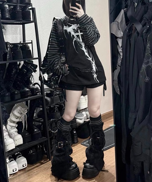 FreeZone（フリーゾーン）の「ゴシックプリント ボーダーラグラン長袖 T シャツ（Tシャツ/カットソー・レディース・ホワイト/ブラック・F）」の15枚目の写真