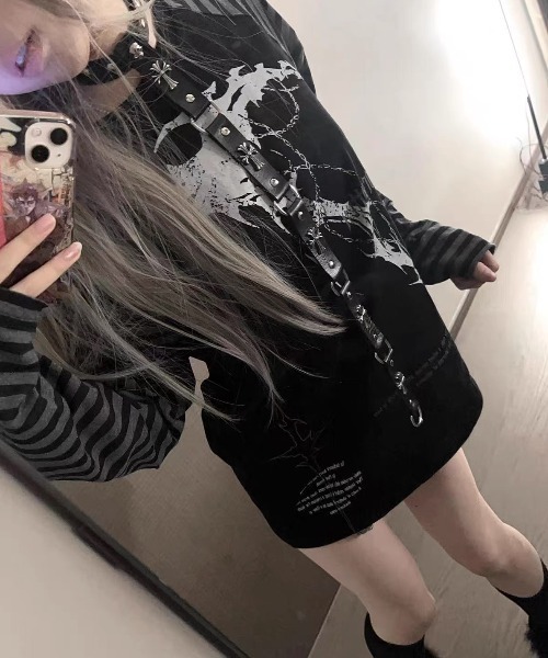 FreeZone（フリーゾーン）の「ゴシックプリント ボーダーラグラン長袖 T シャツ（Tシャツ/カットソー・レディース・ホワイト/ブラック・F）」の11枚目の写真